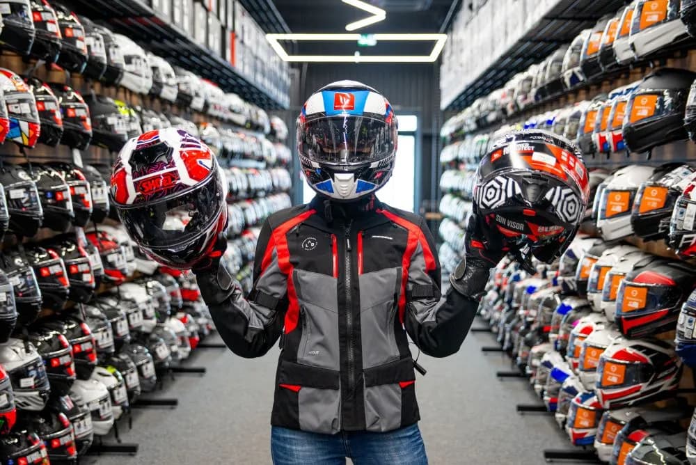 Jak zapiąć kask motocyklowy, aby zapewnić maksymalne bezpieczeństwo