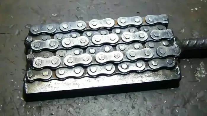 Jak zakuć łańcuch motocyklowy - uniknij problemów z bezpieczeństwem