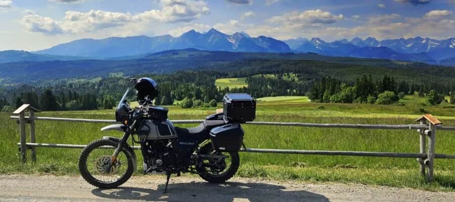 Najlepsze trasy motocyklowe w Tatrach - odkryj ukryte skarby i widoki