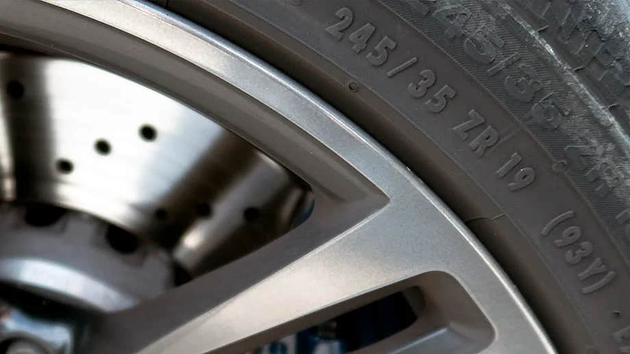 Jakie rozmiar opon wybrać, aby uniknąć błędów i poprawić bezpieczeństwo jazdy
