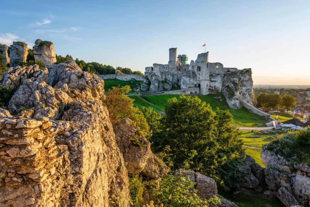 Szlak Orlich Gniazd na motocyklu: trasa, atrakcje i praktyczne porady dla bezpiecznej jazdy