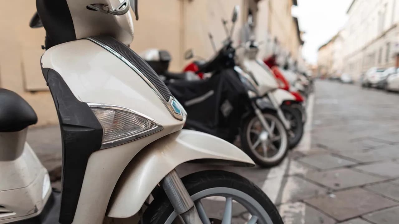 Przegląd motoroweru co sprawdzają – kluczowe elementy dla bezpieczeństwa