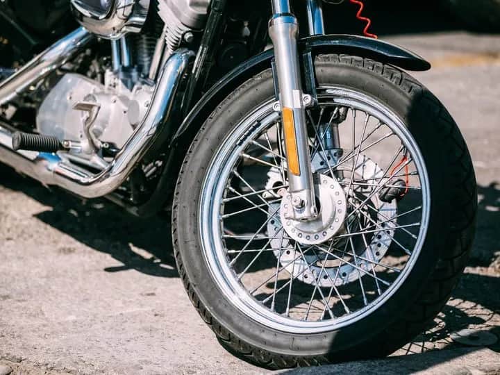 Jakie ciśnienie w oponach motocyklowych zapewni bezpieczeństwo i komfort?