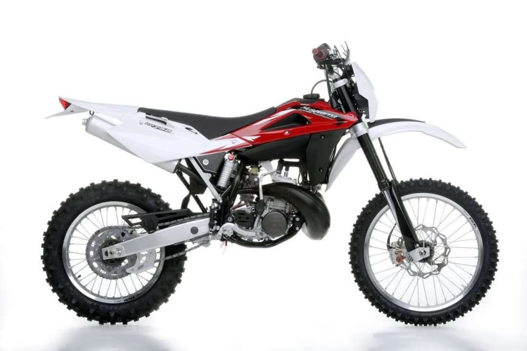 Husqvarna WR 250 ile koni – porównanie osiągów, opinie i koszty eksploatacji