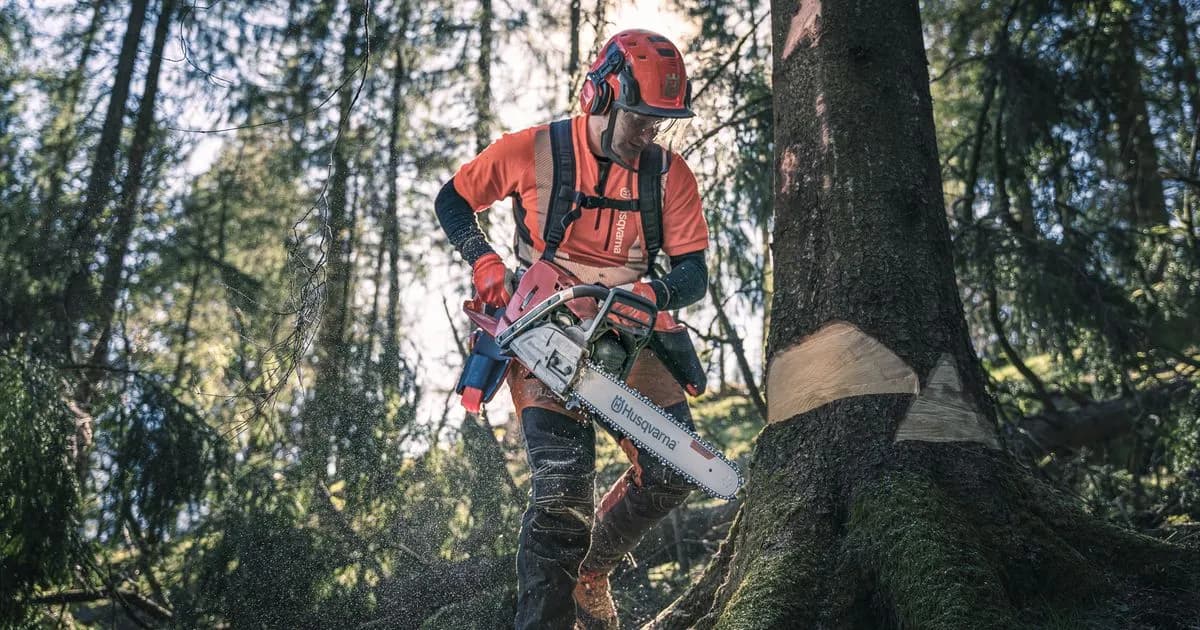 Najlepsze kaski motocyklowe Husqvarna – porównanie modeli i opinie