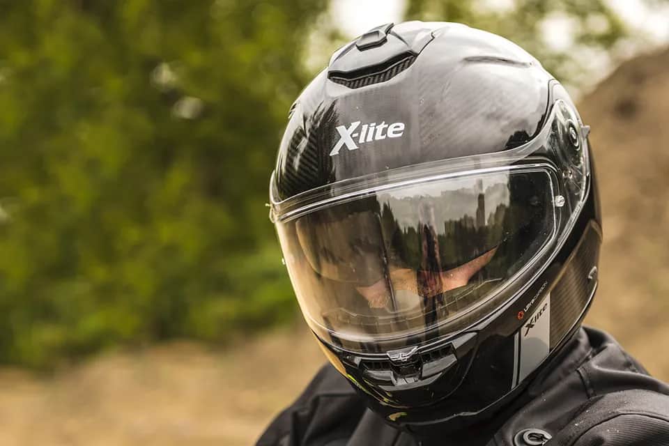 Jak skutecznie czyścić kask motocyklowy i uniknąć powszechnych błędów