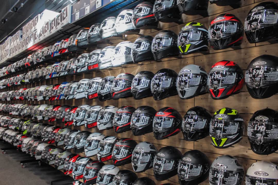 Jak dobrać kask motocyklowy, aby zapewnić maksymalne bezpieczeństwo i komfort