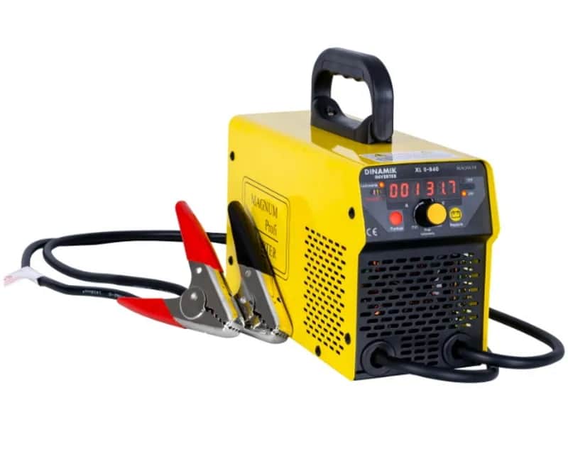 Jak wybrać najlepszy prostownik do akumulatora motocyklowego – poradnik i ranking